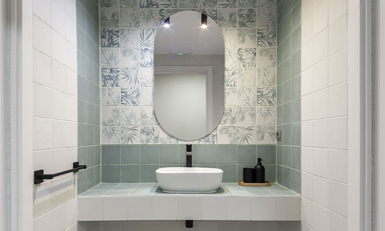 baño despachos almeria